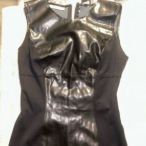 Dress
Great condition 
Never worn